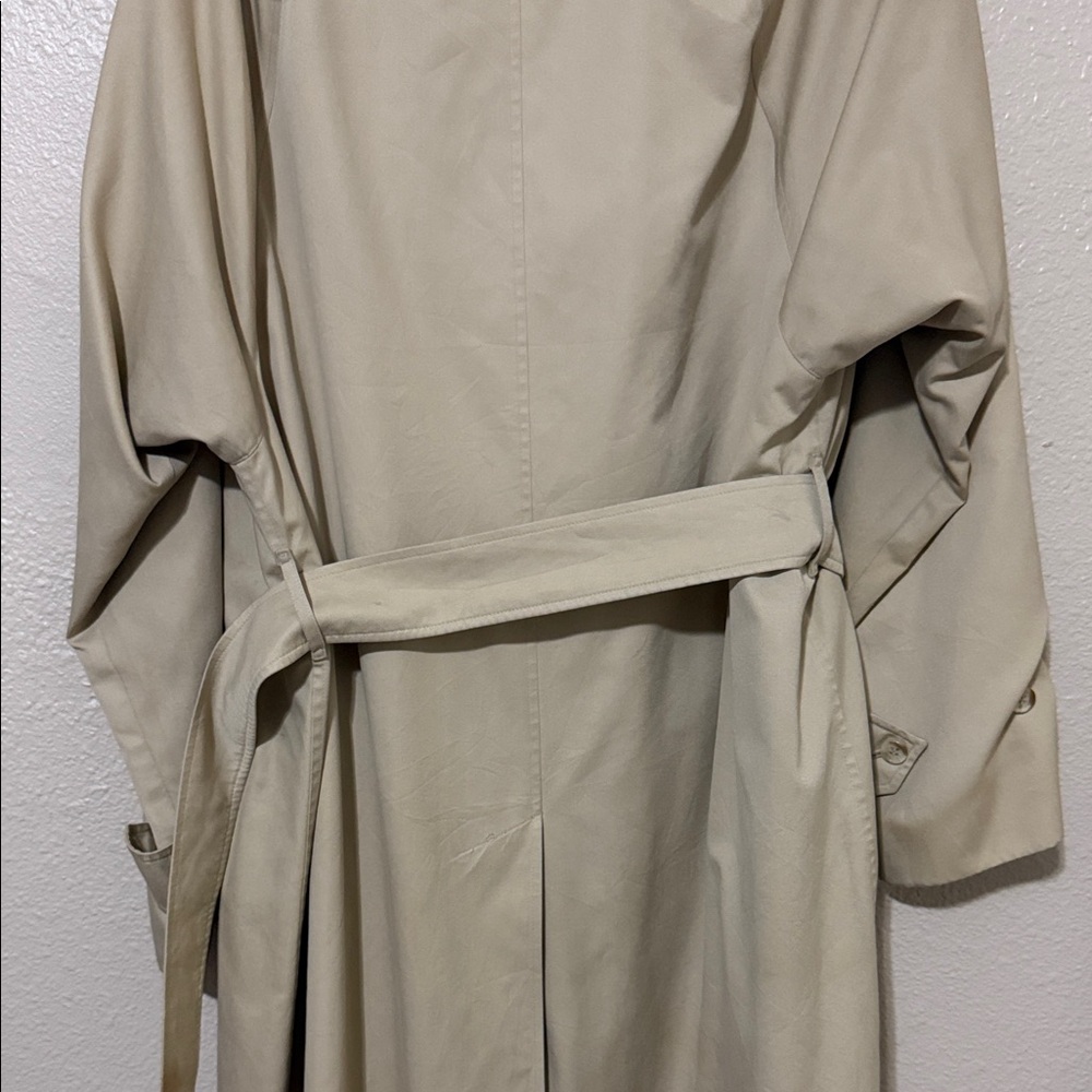 Burberry Classic Tan Trench Coat for Men - Picture 5 of 10